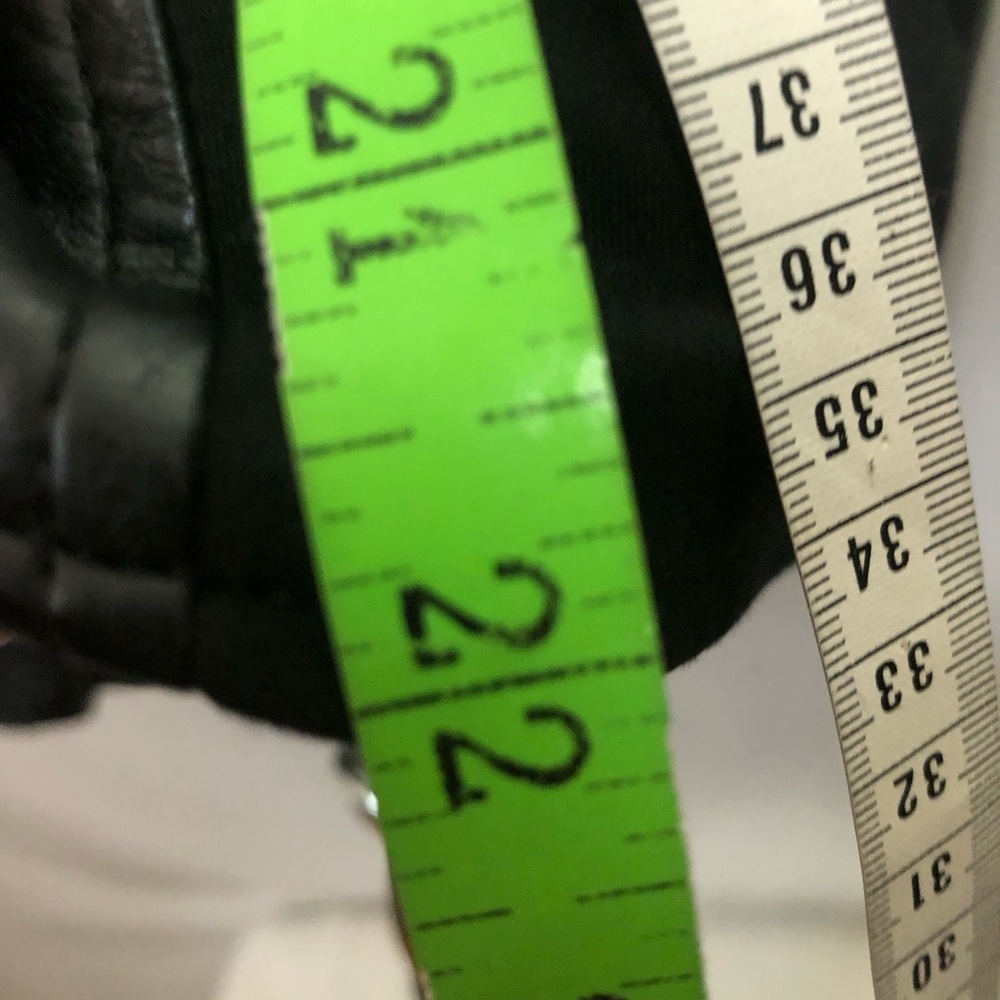 Women’s Black Faux Leather Jacket. Large. Le Chateau. Like New. - Picture 6 of 7